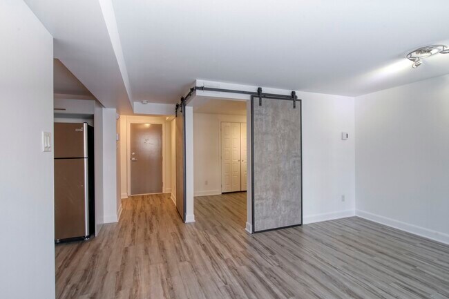 Photo - 6600 Av. de Darlington Unité 2