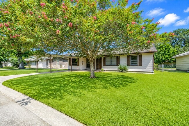 Photo - 3205 Hays St