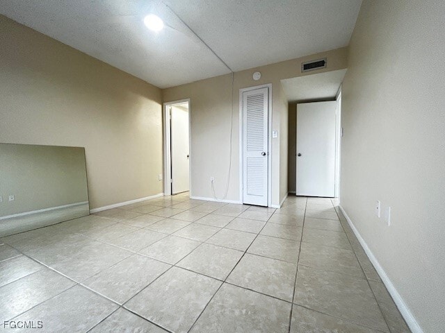 Building Photo - 4906 Victoria Dr Unit 412 Rental