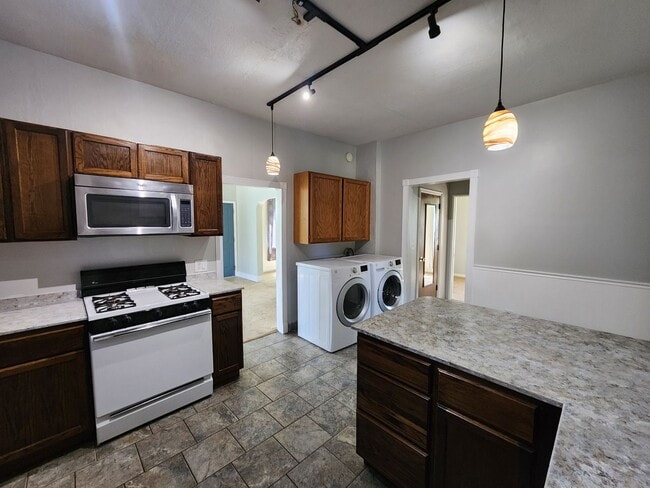 Photo - Poplar Grove 3 bd. House! Pets ok! Love the yard!