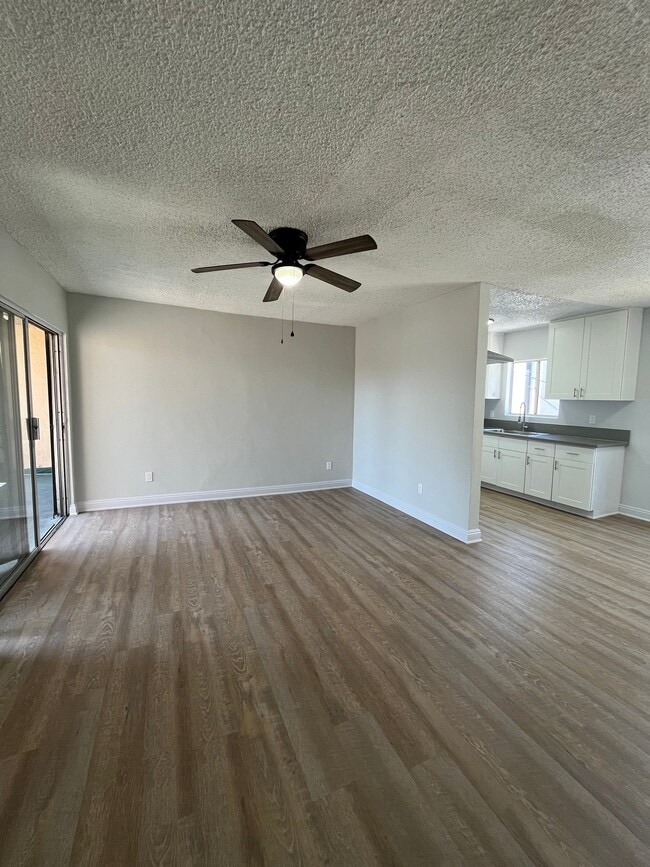 Photo - 641 W 92nd St Unidad 5