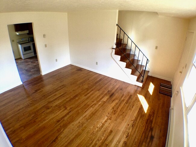 Photo - 770 Newtown Ct