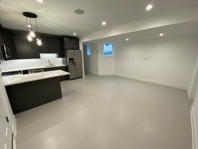 Photo - 1114 N Hoyne Ave