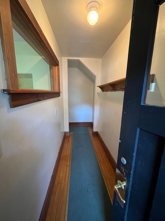 Photo - 1212 Vilas Ave Unidad 1