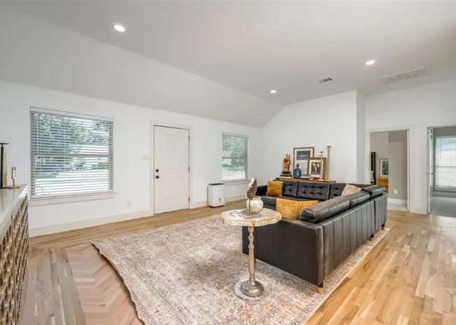 Photo - 505 Sandra Dr