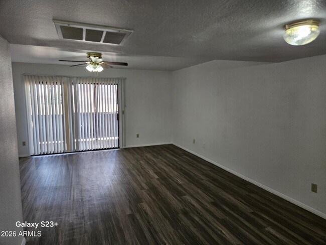 Photo - 707 W 13th St