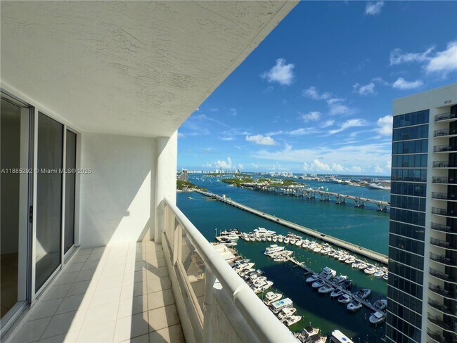 Building Photo - 1717 N Bayshore Dr Unit A-3046 Rental