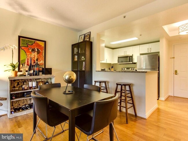 Building Photo - 2301 N St NW Unit 201 Rental