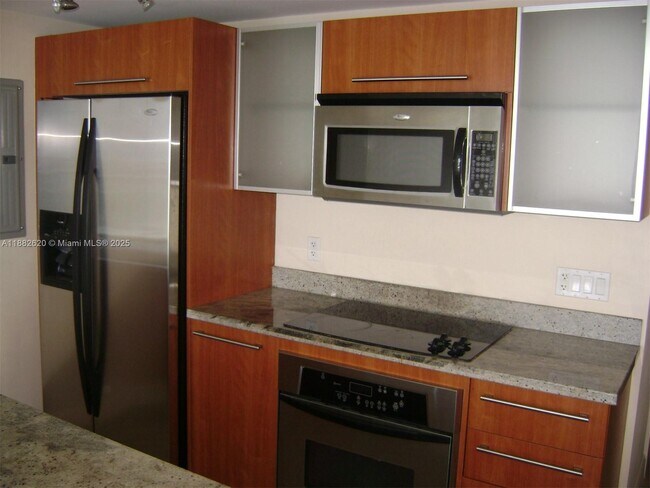 Photo - 185 SW 7th St Unidad 3302