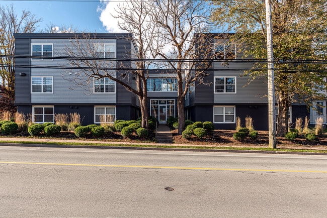 Photo - 2966 Windsor St