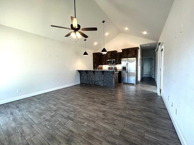 Photo - Water included - 1 Bed 1 Bath Near Downtown Rogers