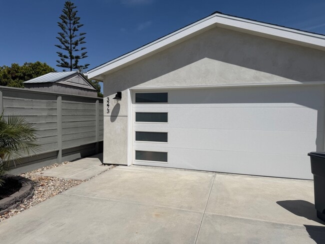 Building Photo - 3273 Chicago St