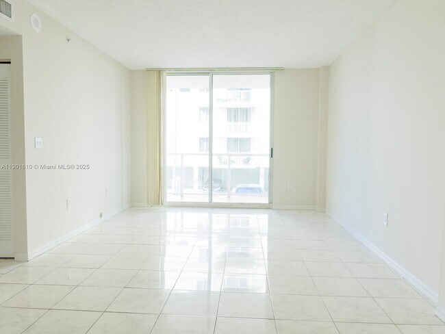 Photo - 5091 NW 7th St Unidad 710