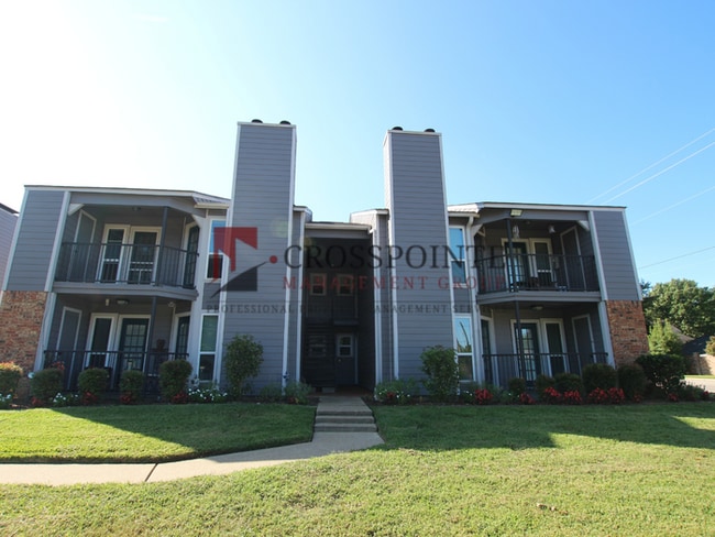 Building Photo - 1 Bedroom, 1 Bathroom Upstairs Apartment in Tyler!