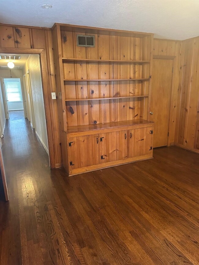 Photo - 9337 Walterville Rd