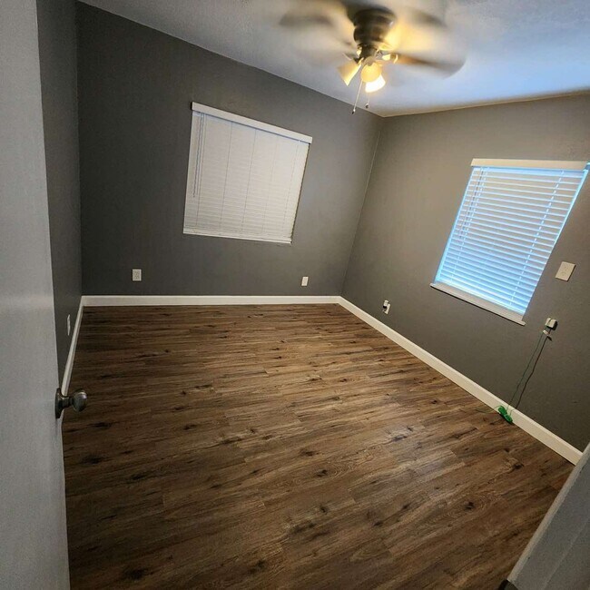 Photo - 403 Virginia St