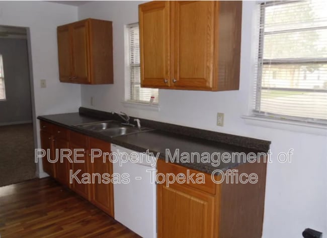 Photo - 2333 SW Moundview Dr