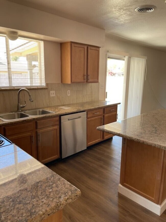 Photo - Mesa 4 bedroom rental