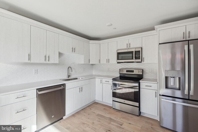 Building Photo - 1164 S 18th St Unit 1164 S 18th -  1