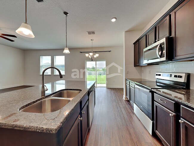 Photo - 4634 Reisswood Loop