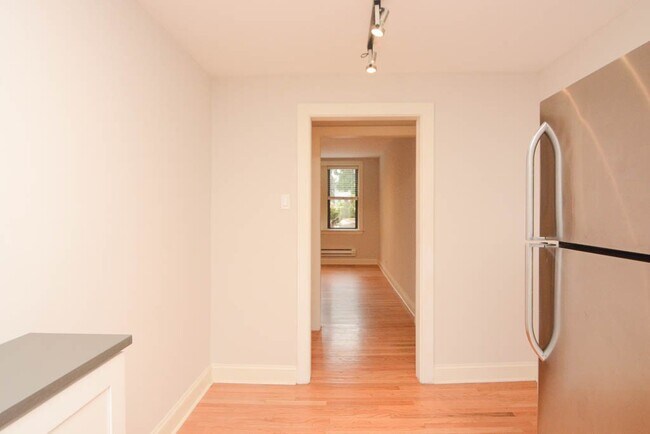 Photo - 2328 N Rockwell St Unit D-G