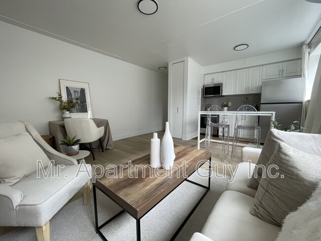 Photo - 1284 Fennell Ave E Unit Suite 6