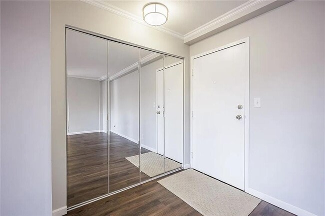 Photo - 1000 East Ave