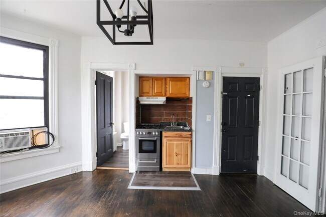 Photo - 141 St James St Unit 4b