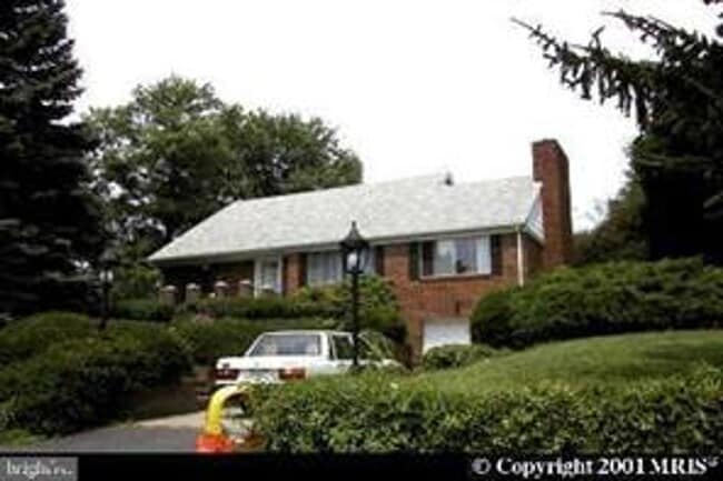 Building Photo - SINGLE FAMILY HOME NEAR URBANA WITH SOME UPGRADES, WOOD FLOOR ON MAIN AND BEDROOM LEVEL