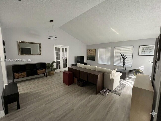 Building Photo - 3931 SW 84th Terrace