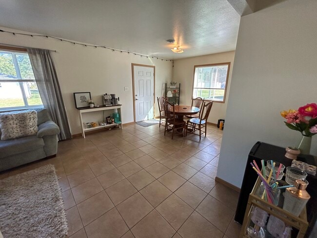 Photo - 1505 Springbrook Dr