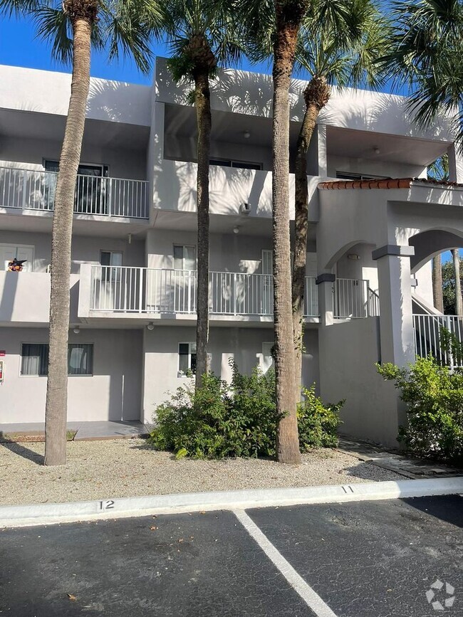 Building Photo - Spacious 2BR in Terrazas Del Sol Rental