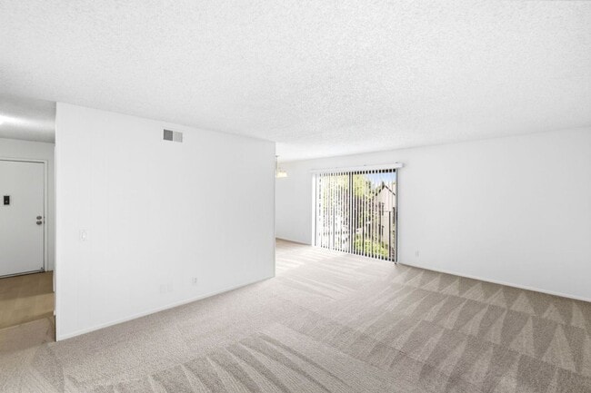 Photo - Top Floor 3 Bed, 2 Bath Condo in Desirable Greenhouse 1 Community!
