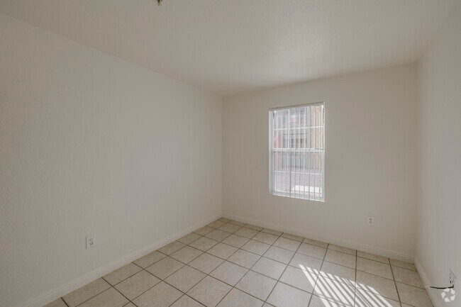 3BR, 2BA - 1,014SF - Third Bedroom - San Bellino