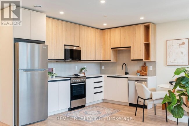 Photo - 4390 Hillview Dr Unit 202