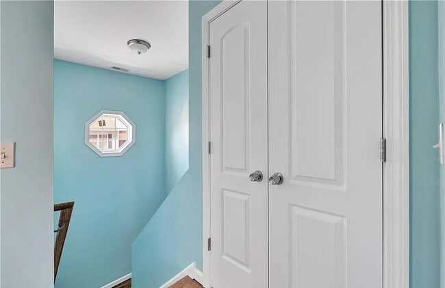 Building Photo - 800 Seaview Ave Unit 2