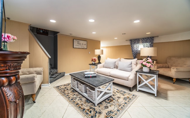 Photo - 369 Soundview Ave Unit 2