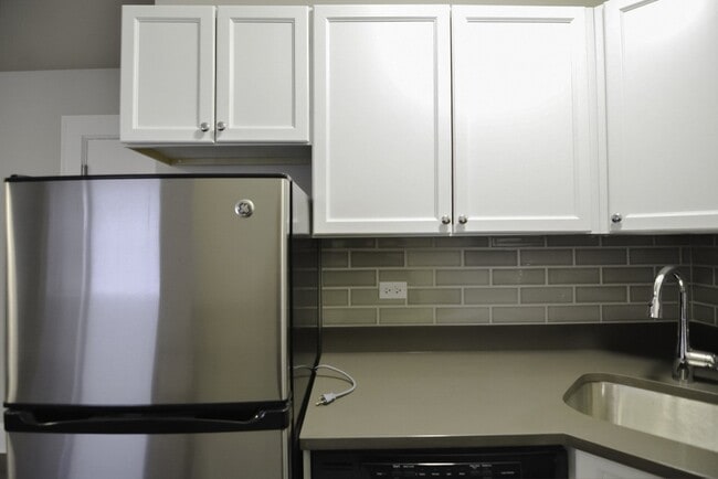 Photo - 817 W Lakeside Pl Unit 503