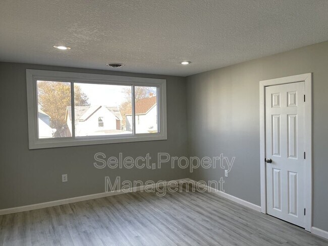 Photo - 1421 Swinney Ave