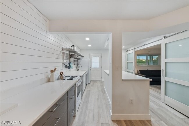 Photo - 72 7th St S Unidad 310