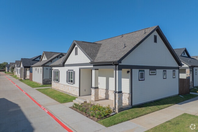Building Photo - Avilla Railhead Rental