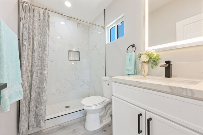 Photo - 1/2 MONTH FREE! Brand New Build Between No... Unit 4349 Bancroft  101