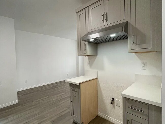 5442 Alhambra Ave Unit B