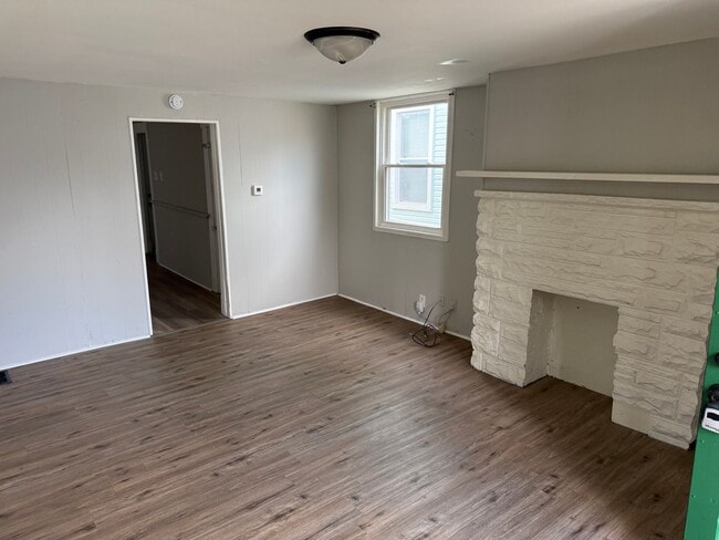 Photo - 721 Ross Ave Unidad B