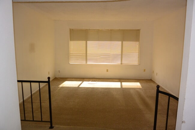 Building Photo - 2902 S Jacob St Rental