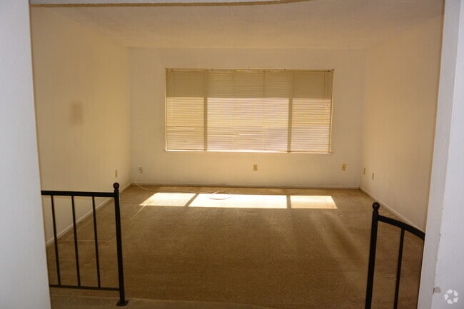 Building Photo - 2902 S Jacob St Rental