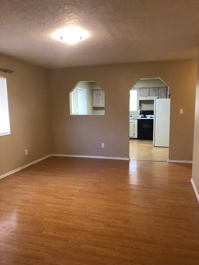 Photo - 337 Gorman Ave