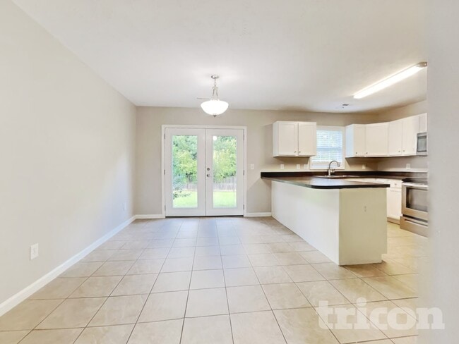 82 Hester Pl