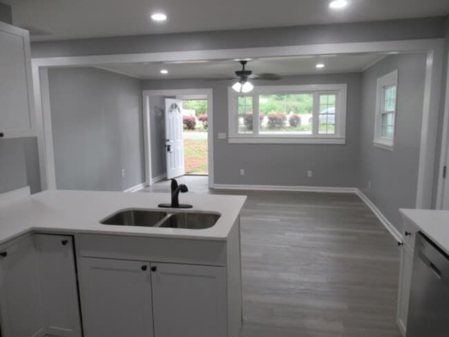 Photo - Cute, remodeled 3bd 1ba house