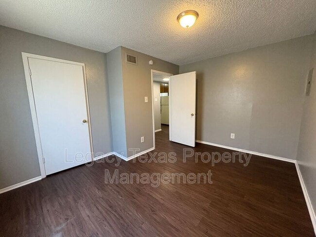 Photo - 1712 Short St Unidad B Rental